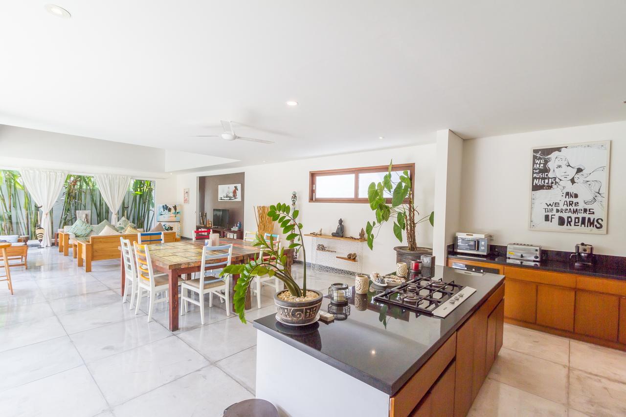 Villa Pierrot Seminyak Eksteriør billede